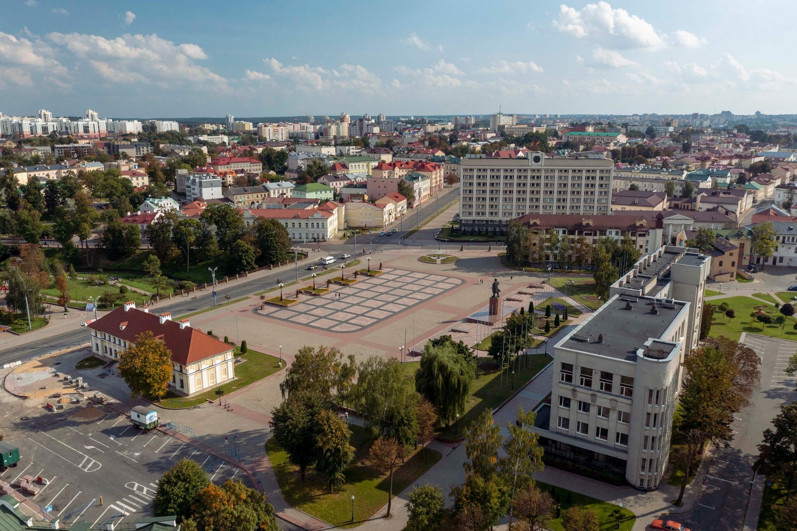 5 г гродно. Райисполком Гродно. Облисполком Гродно фото. Оргород Гродно. Люди город Гродно.